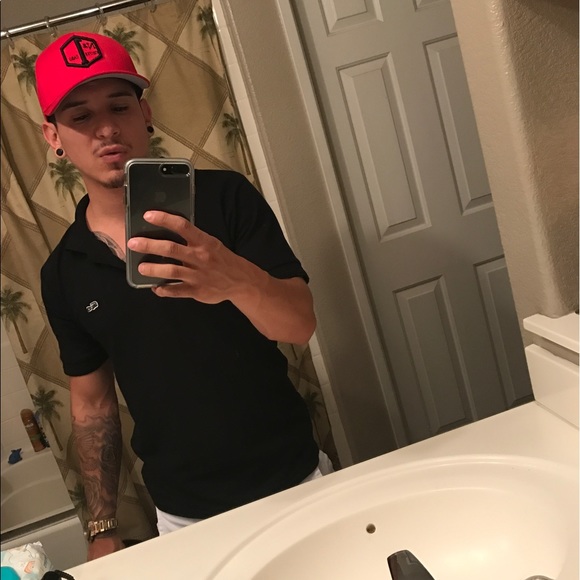 Profile Picture of Eric Aguilar (@eric_95) on Poshmark