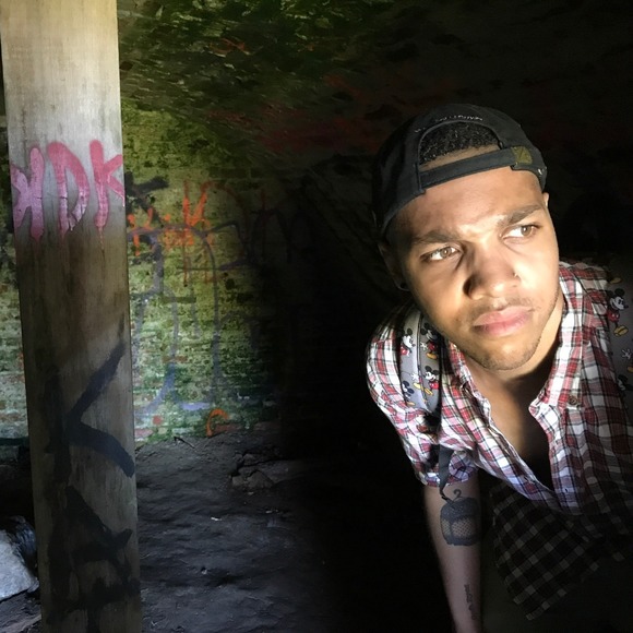 Profile Picture of Marc Francis (@marcfrancis) on Poshmark