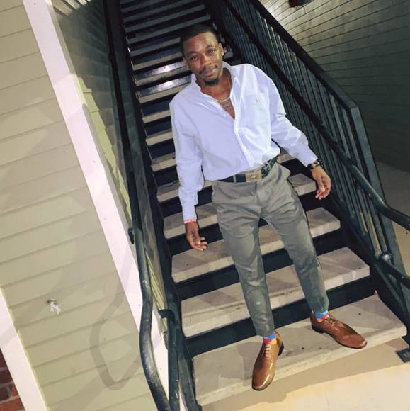 Profile Picture of Robert Delaney (@hetooflashy) on Poshmark