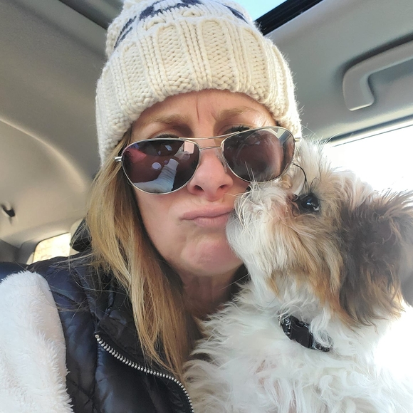 Profile Picture of Jodie Mogensen (@jodiemogensen) on Poshmark