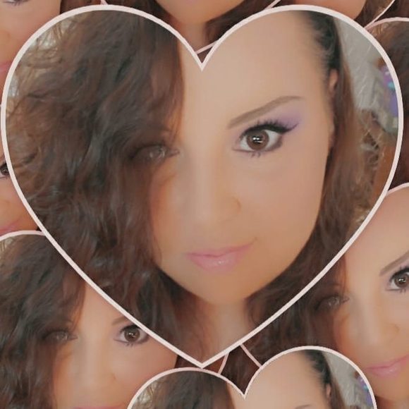 Profile Picture of Danielle Felix (@mrsnacheefelix) on Poshmark