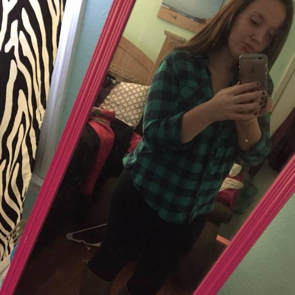Profile Picture of Jada Matthews (@jada9896) on Poshmark