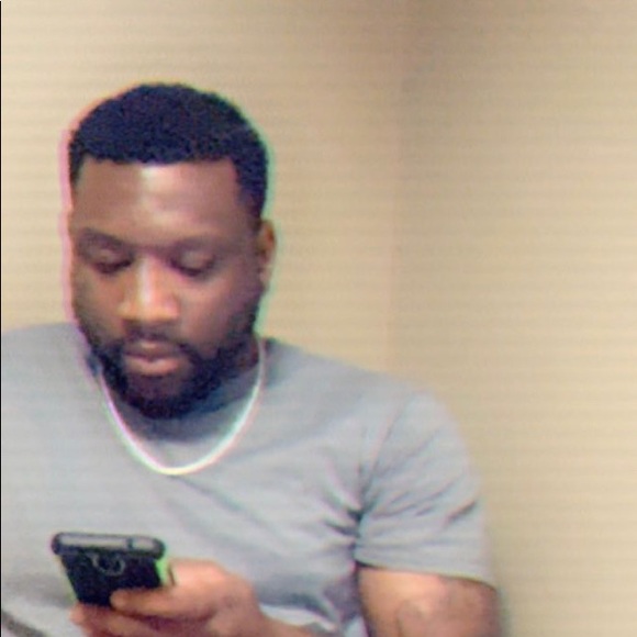 Adrian Byers - Poshmark Profile Picture of Adrian Byers (@adrianbyers32) on Poshmark