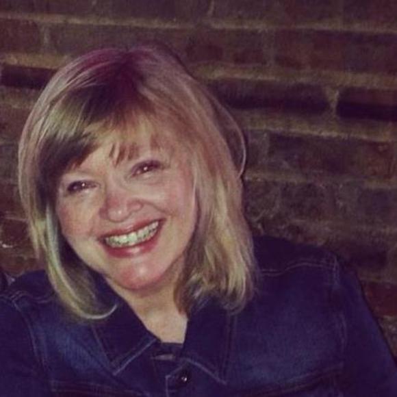 Profile Picture of Ellen Routson (@ellenroutson) on Poshmark