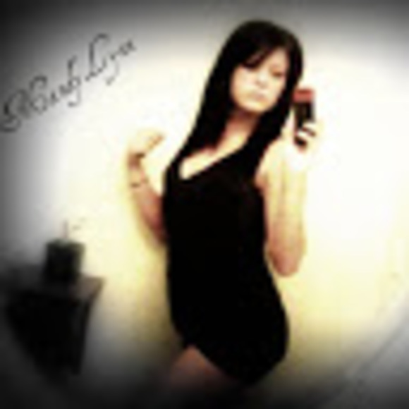 Profile Picture of Mandy Tabary (@mandytabary) on Poshmark