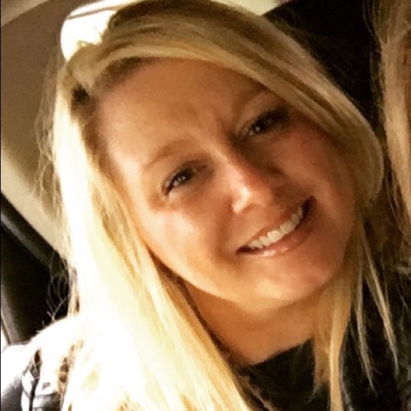 Profile Picture of Beth Franklin (@beth3024) on Poshmark