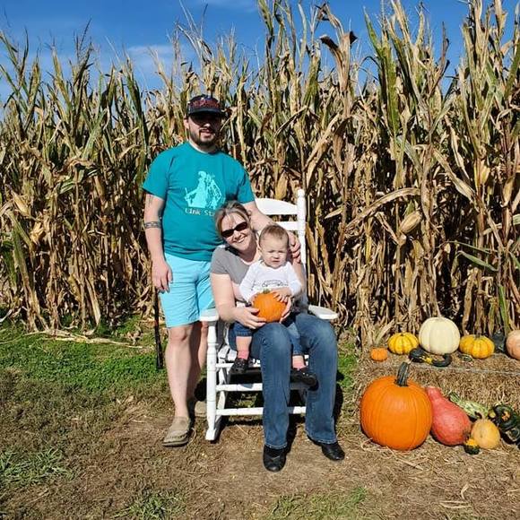 Profile Picture of Kimberly Hackett (@foxysgirl20) on Poshmark