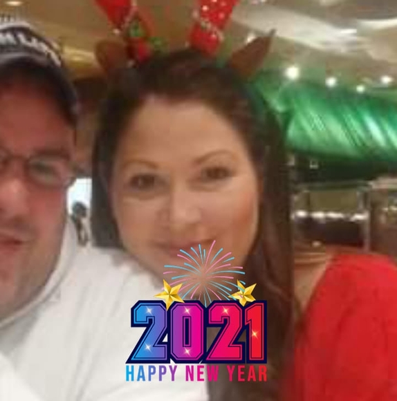 Profile Picture of Lisa Jones (@lisamarielike) on Poshmark