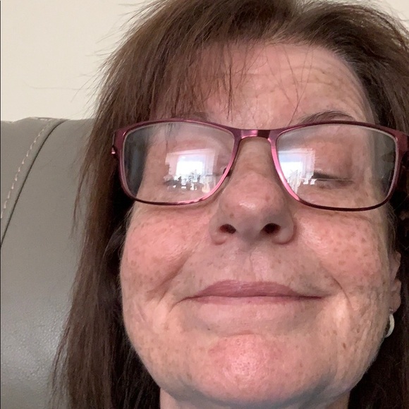 Profile Picture of Debra Gasparek (@debragasparek) on Poshmark