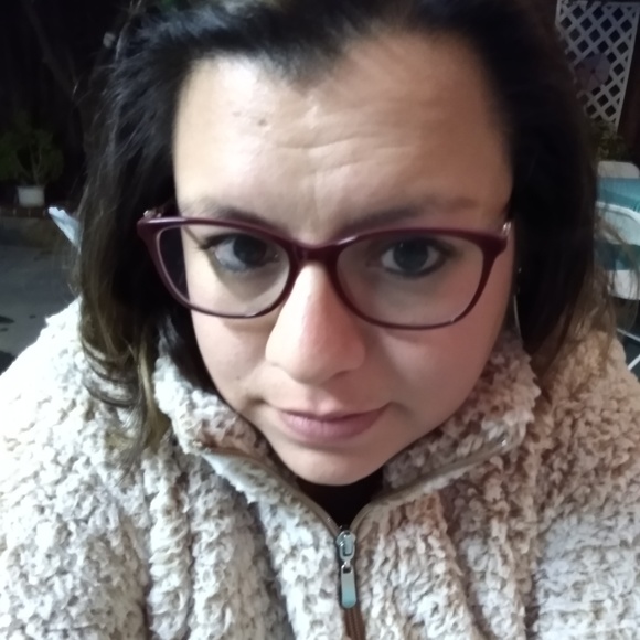 Profile Picture of Jessica lucia Carpio mercado (@jelume) on Poshmark