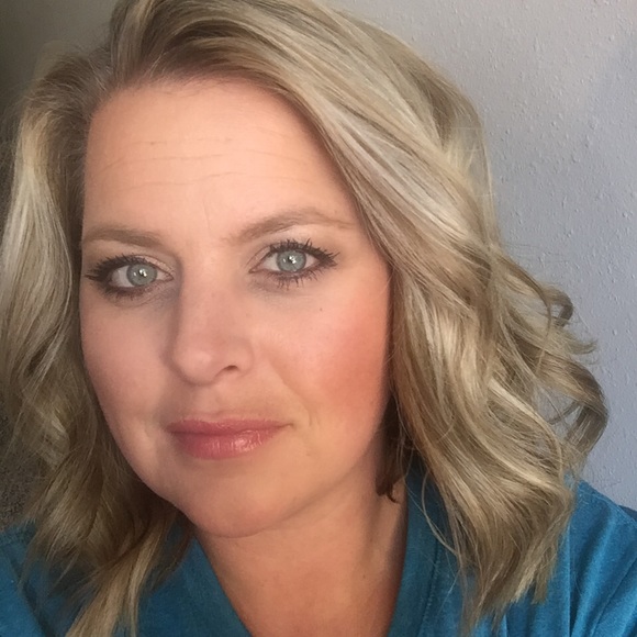 Profile Picture of Shelly Fisher (@shell4f) on Poshmark