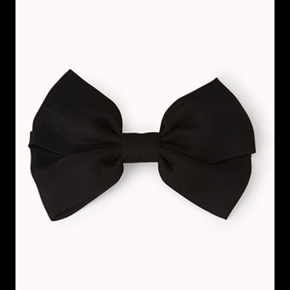 Profile Picture of Hannah Battleson (@hannahlynnylouu) on Poshmark