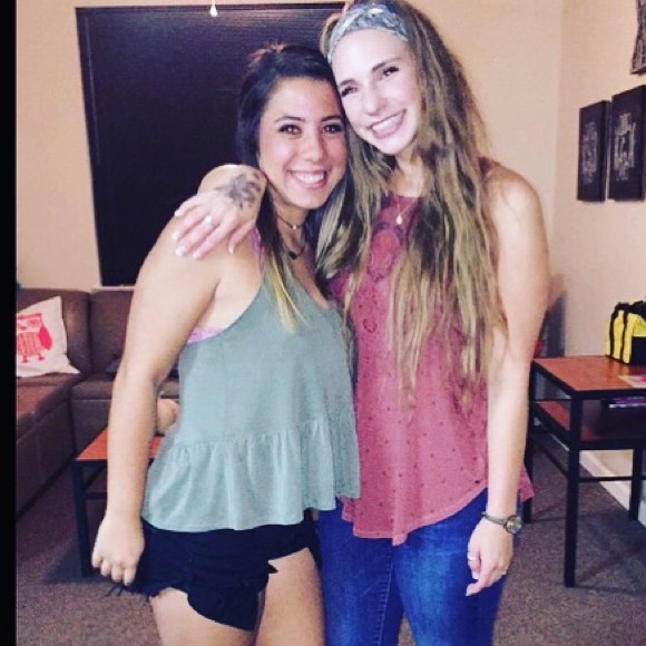 Profile Picture of Avery Stout (@astout_xo) on Poshmark