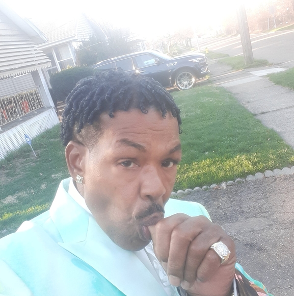 Profile Picture of Wendell Mitchell (@mitchellwendow) on Poshmark