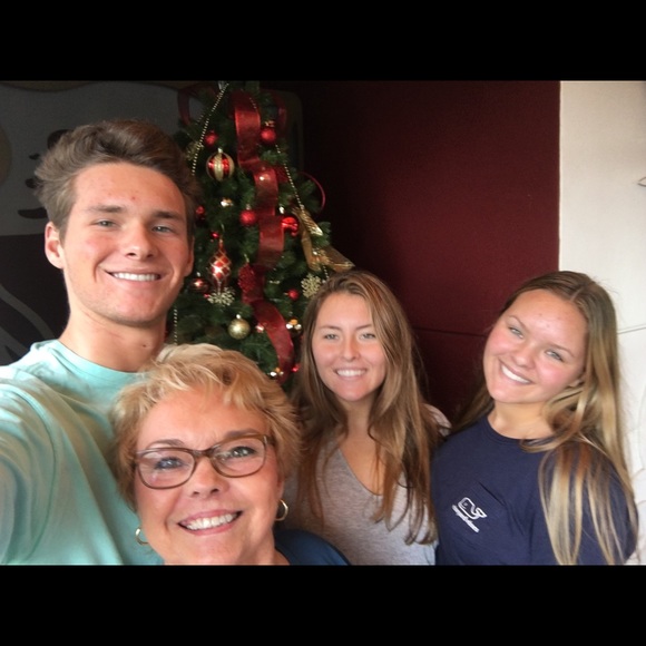 Sheila Huott - Poshmark Profile Picture of Sheila Huott (@55mercury) on Poshmark