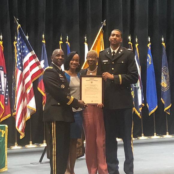 Profile Picture of Mello Taylor (@romello_taylor) on Poshmark