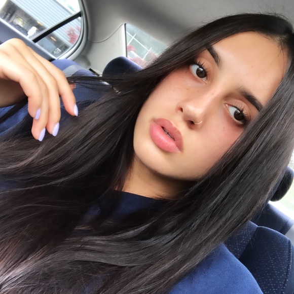 Profile Picture of Maya Nair (@buythesea) on Poshmark