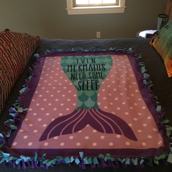 Profile Picture of Laurie Whitmarsh (@lauriewhitmarsh) on Poshmark