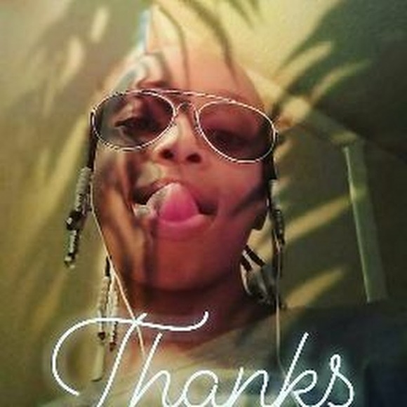 Profile Picture of Lillionna Drain (@lillionnadrain) on Poshmark