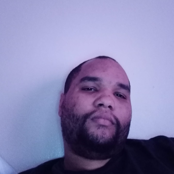 Profile Picture of Nick Samlin (@nicksamlin) on Poshmark