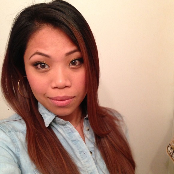 Profile Picture of Thenh Chheng (@ladythenh) on Poshmark