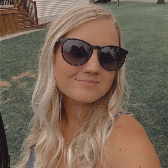 Blake Prince - Poshmark Profile Picture of Blake Prince (@blakeprince0) on Poshmark