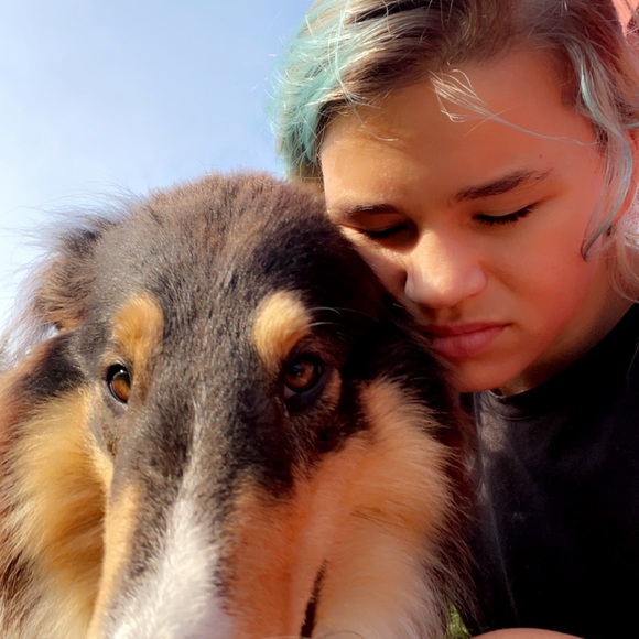 Profile Picture of Phoebe Sarnowski (@phoebesarnowski) on Poshmark