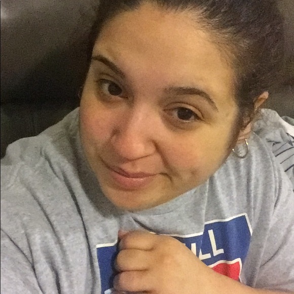 Jomarie Diaz - Poshmark Profile Picture of Jomarie Diaz (@jedg29) on Poshmark