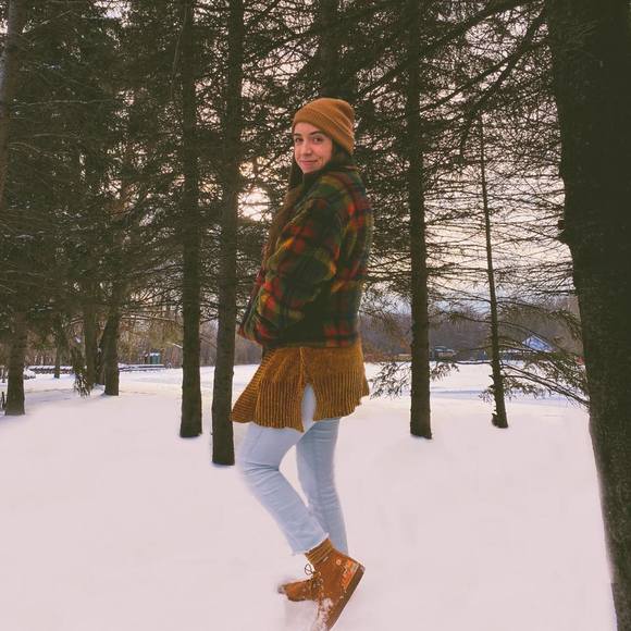 Annie Boyum - Poshmark Profile Picture of Annie Boyum (@annieb1797) on Poshmark