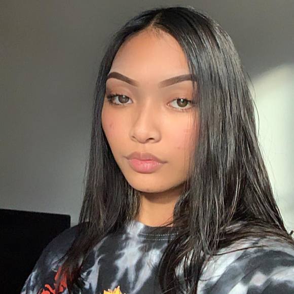 Profile Picture of Aaliyah Apilado (@aaliyahapilado) on Poshmark