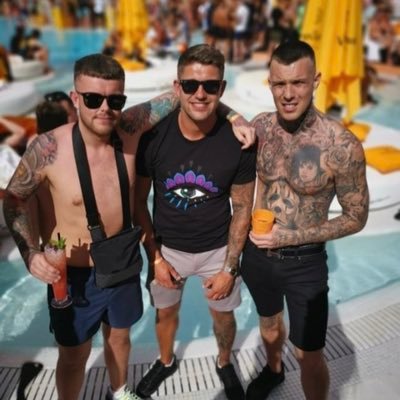 Profile Picture of Chris (@ChrisOxley33) on Twitter