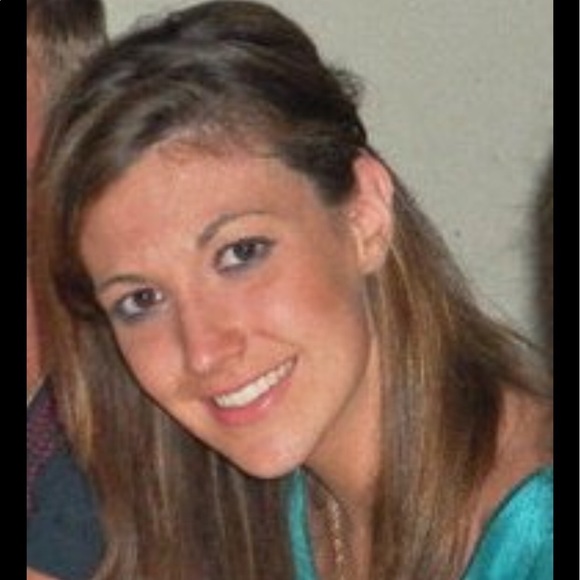 Profile Picture of Gina Castoldi (@pixystix711) on Poshmark