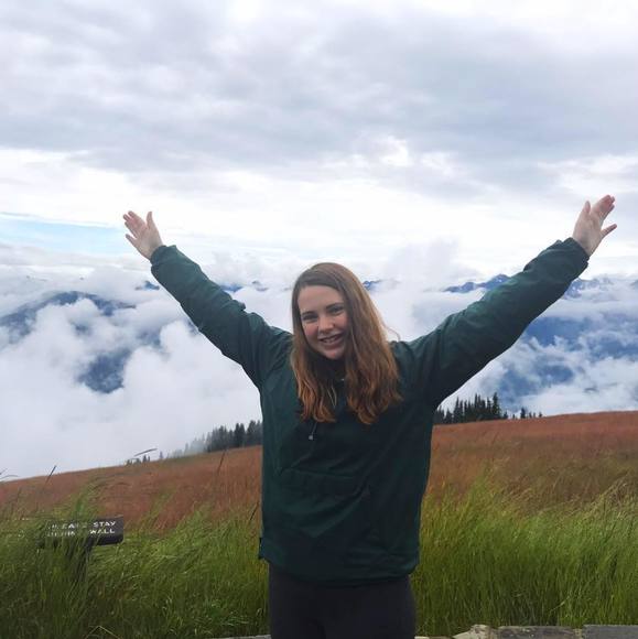 Profile Picture of Haley Mullen (@haleymullen) on Poshmark