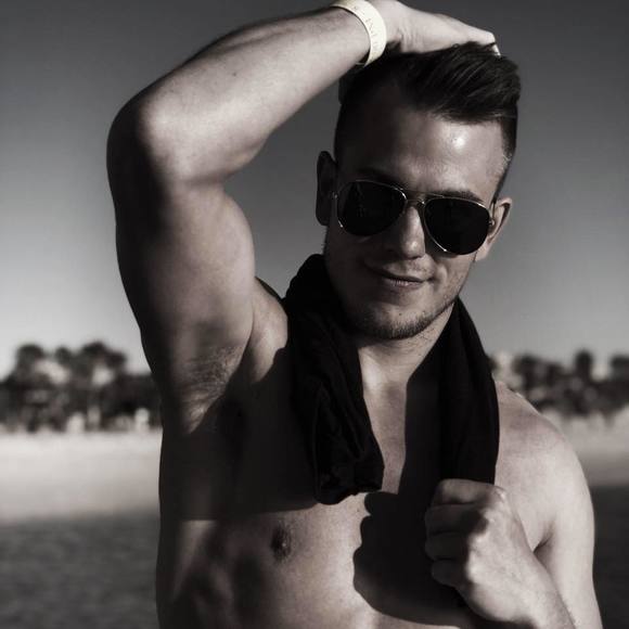 Profile Picture of Tyler Gratias (@tylergratias) on Poshmark