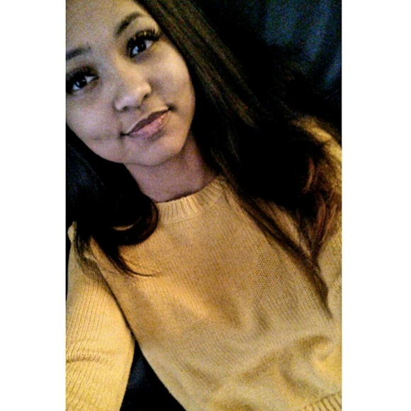 Profile Picture of Chrishawna Nebbergall (@chrishawna01) on Poshmark