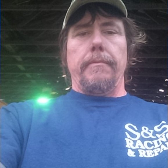 Profile Picture of Jesse Rainier (@jesserainier11) on Poshmark