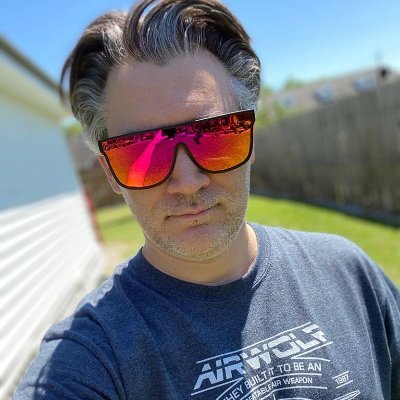 Profile Picture of Lee Stephen (@epicuniverse) on Twitter