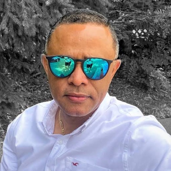 Profile Picture of Vinicio aracena Aracena (@vinicio1123) on Poshmark