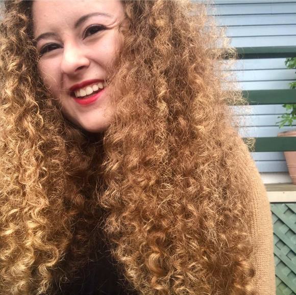 Profile Picture of Thanae Stoupas (@thanaes) on Poshmark