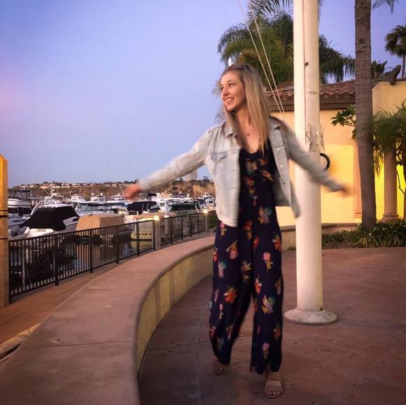 Profile Picture of Miranda Cowdrey (@cowdreym) on Poshmark