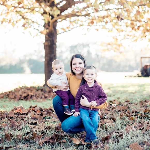 Profile Picture of Danielle Boland (@daniellebol) on Poshmark