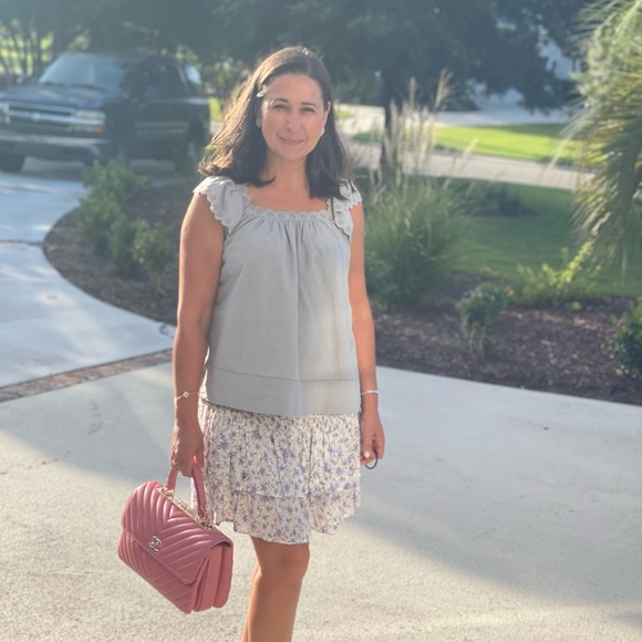 Profile Picture of Anemona Ardeljan (@anemonaardeljan) on Poshmark