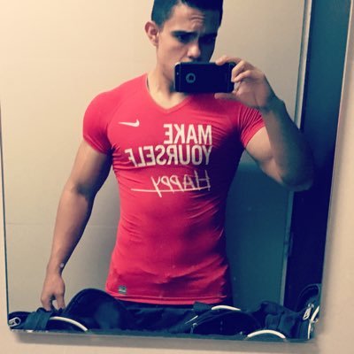Profile Picture of Victor Adrian (@adrian_vick) on Twitter