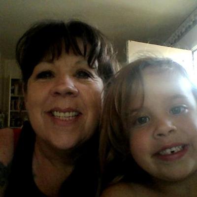 Profile Picture of Sandra Zurawski (@trueandsandra) on Twitter