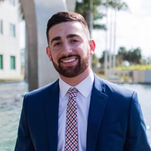 Profile Picture of Nick Manes (@nickmanes343134) on Poshmark