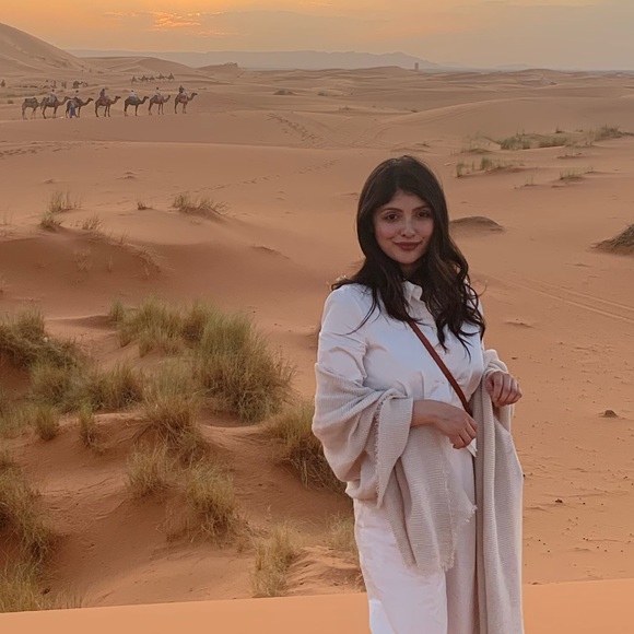 Profile Picture of Jeanette Rocha (@jeanetteroc) on Poshmark