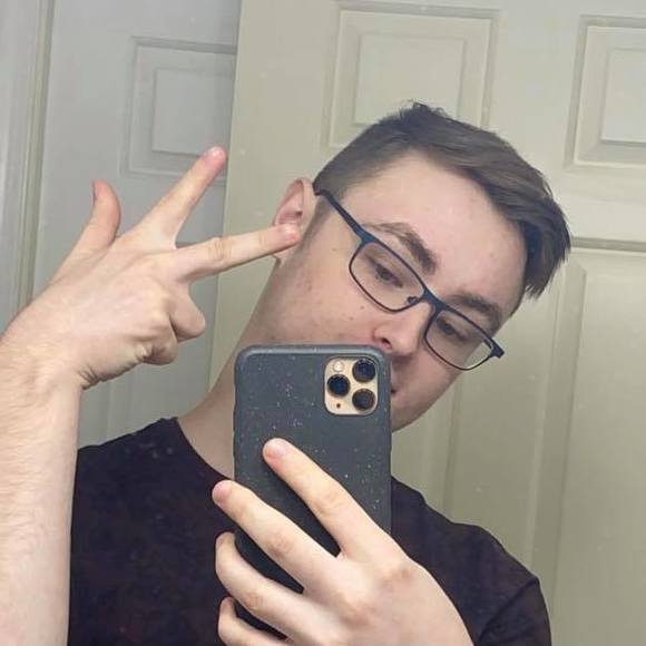 Profile Picture of Ryan Weaber (@ryanwb) on Poshmark