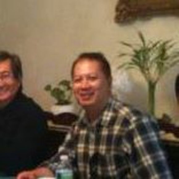 Profile Picture of Bobby Alindogan (@robalin) on Poshmark