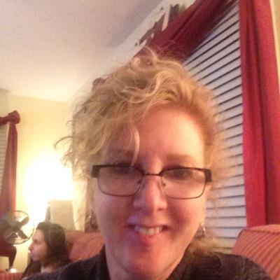 Profile Picture of Eileen Stack (@e_eviola) on Twitter