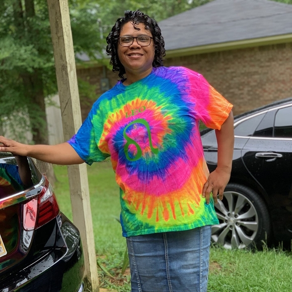 Profile Picture of Cassandra Lofton (@loftonanessia94) on Poshmark